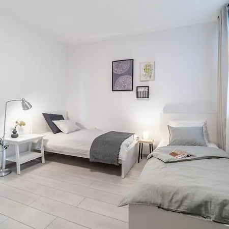 Apartament Gaj *